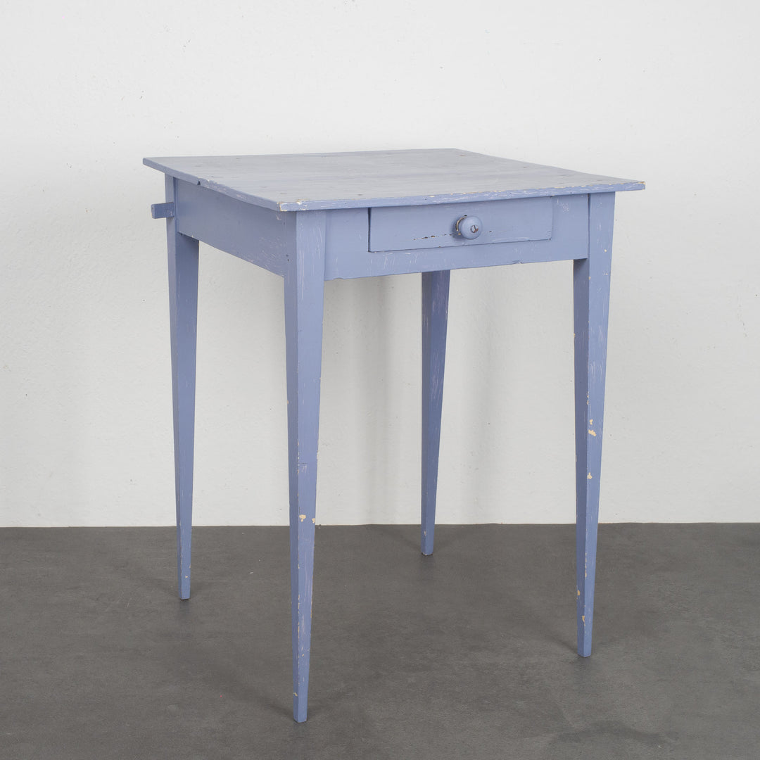 🪑 Authentic wooden table in purple - character that speaks