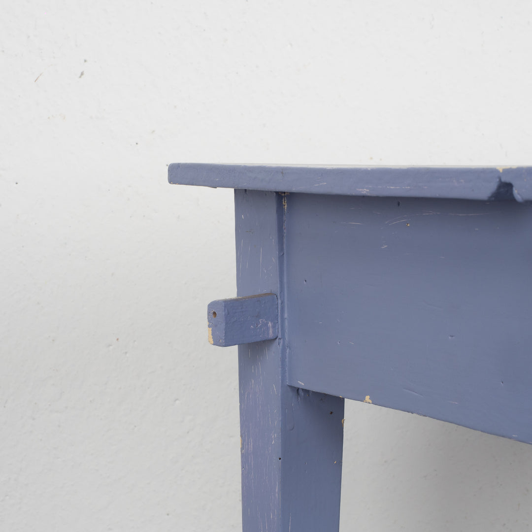 🪑 Authentic wooden table in purple - character that speaks
