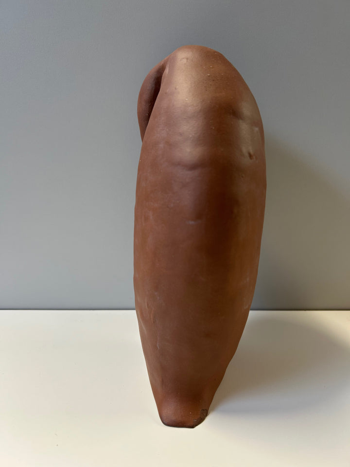 🐧 Gestileerde pinguïn in terracotta keramiek
