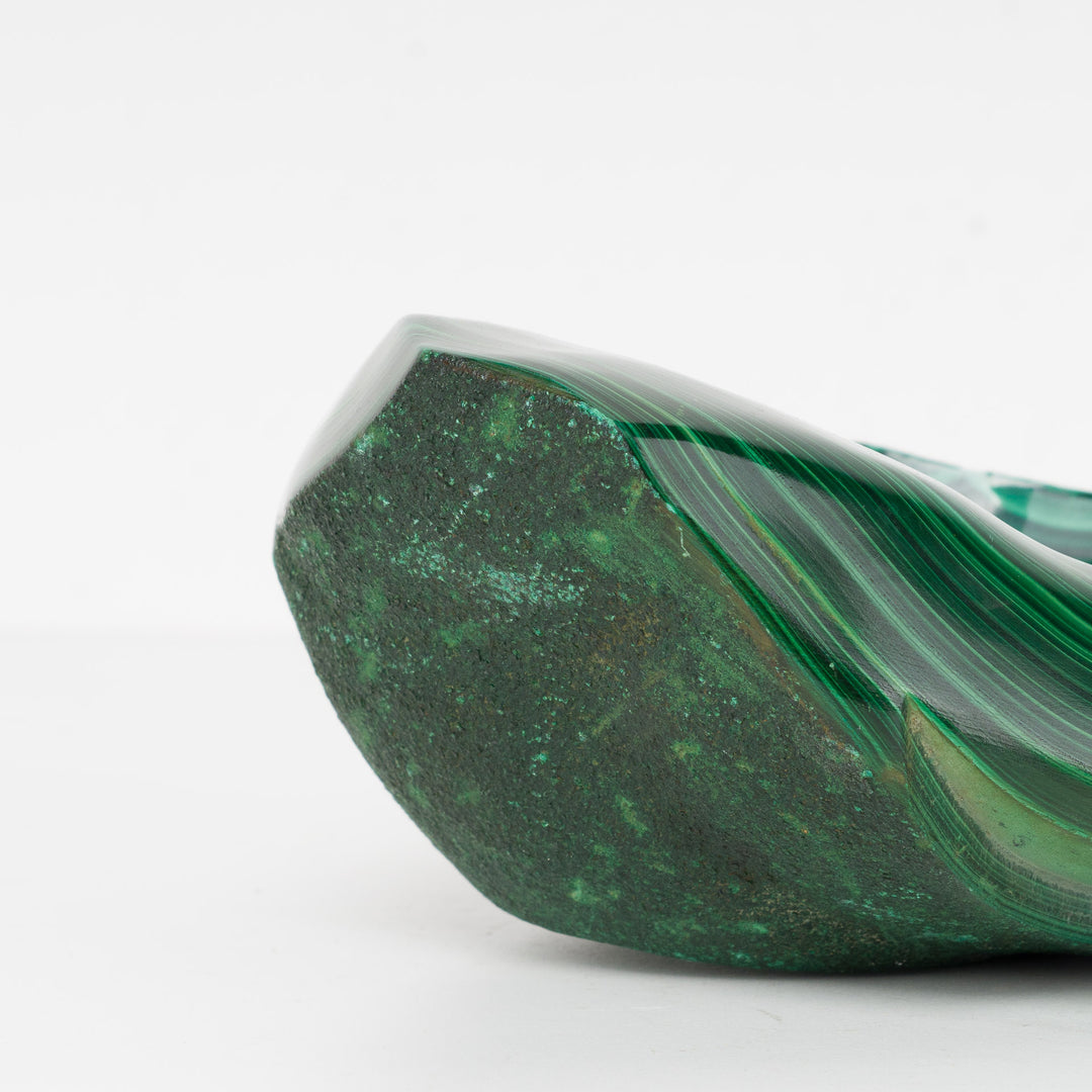 Beautiful 3-sided bowl in malachite