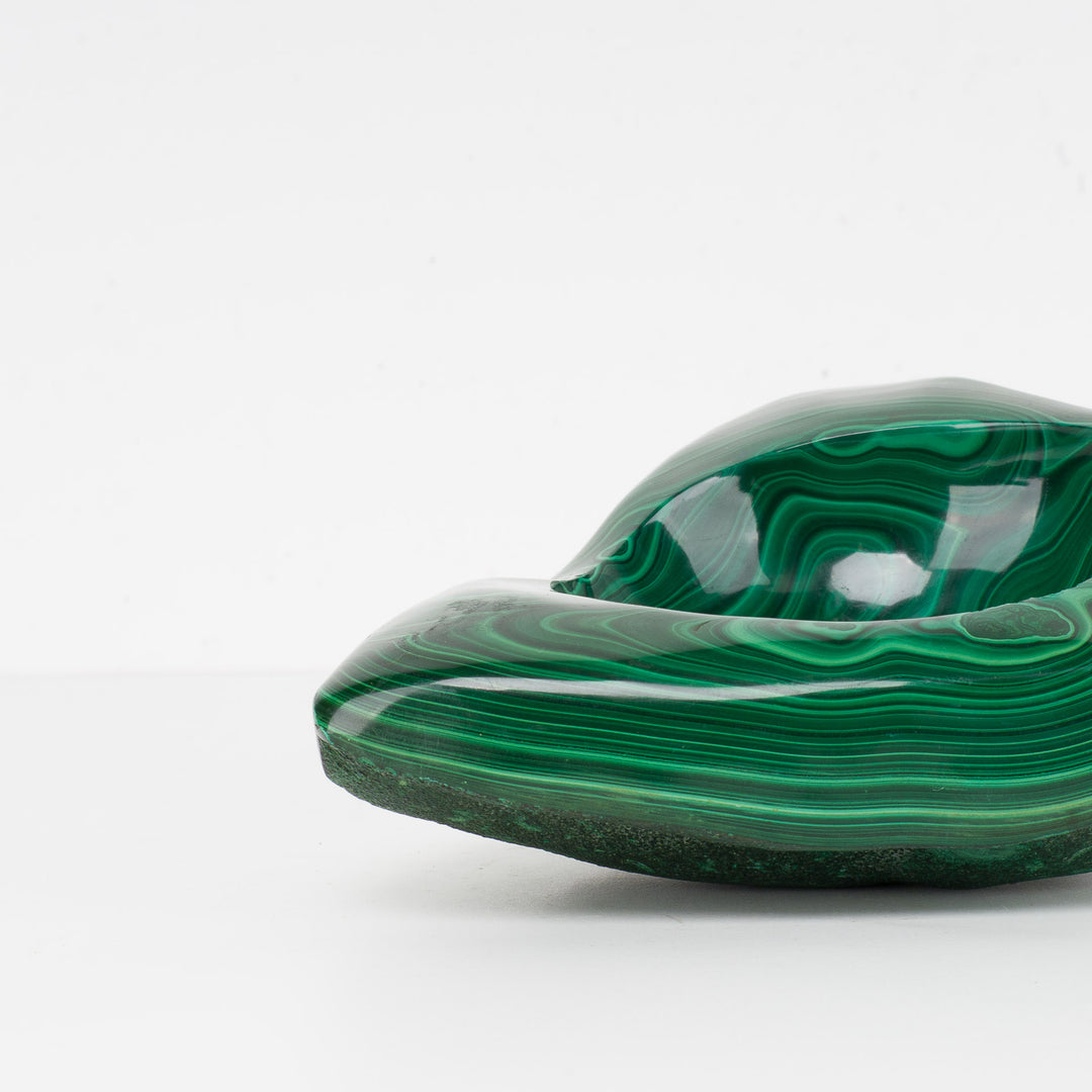 Beautiful 3-sided bowl in malachite