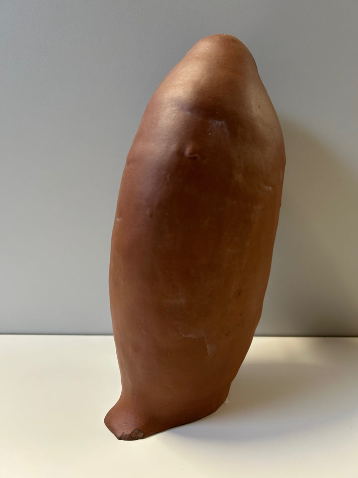 🐧 Gestileerde pinguïn in terracotta keramiek