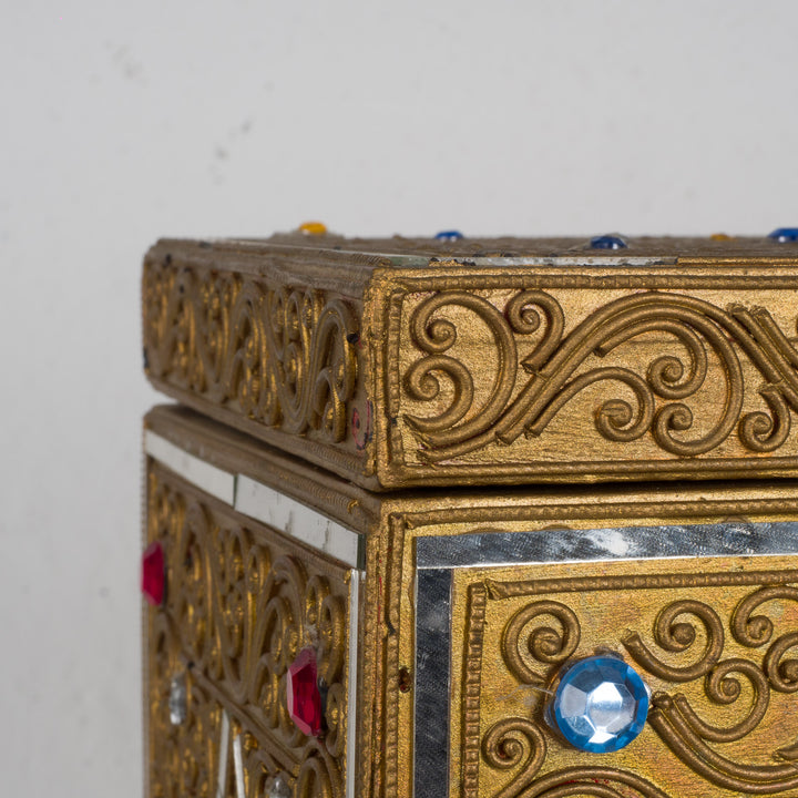 Eastern rectangular box – Brass, inlaid with stones and mirrors