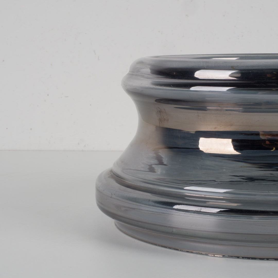 Round gray bowl in mirrored glass – 23x23x10.5 cm