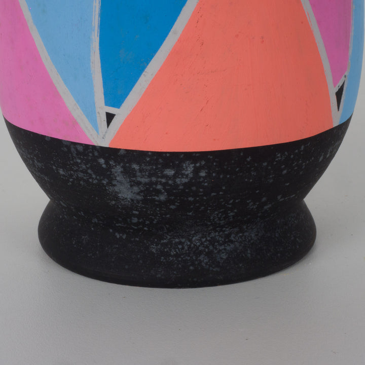 Geometrisch keramisch sierobject in druppelvorm – terracotta in kleurrijke tinten