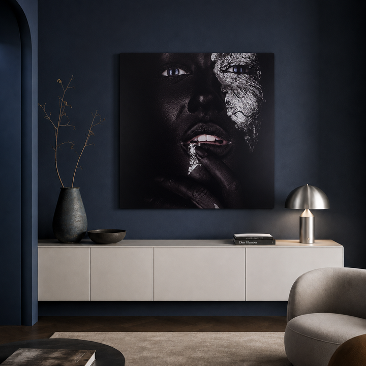 Foto van een zwarte vrouw op dibond – 82x82x2 cm