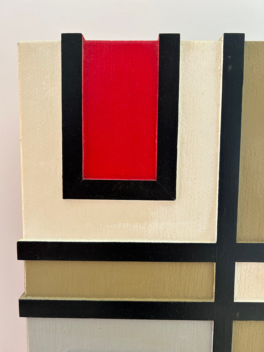Kleur & Ritme – Vintage Geometrisch Wandobject in Hout