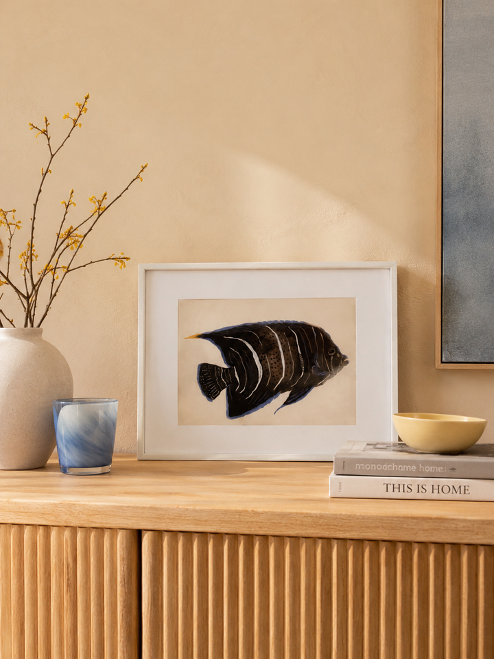 Kunstwerk bruine tropische vis met blauw