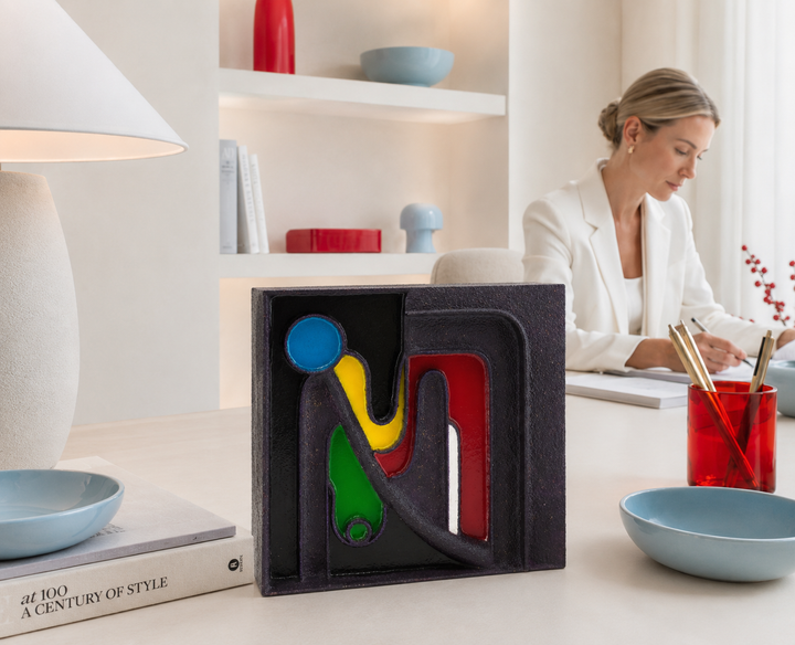 Modern abstract beeld in staal en hars door Virginia Romana 'Continuïteit' / 30,5 x 30 x 10 cm