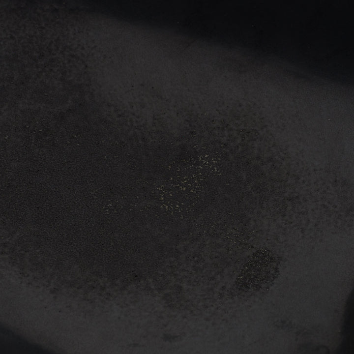 Vintage matte zwarte organische schaal – tijdloos en stijlvol / 39,5 x 25 x 8,5 cm