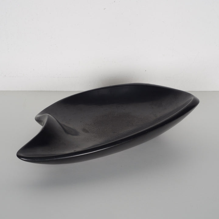 Vintage matte zwarte organische schaal – tijdloos en stijlvol / 39,5 x 25 x 8,5 cm
