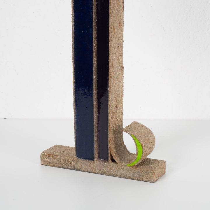 Modern sculpture in resin and steel by Virginia Romana 