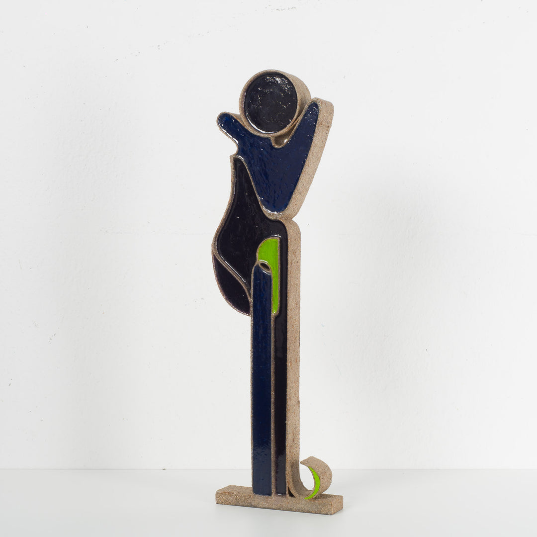 Modern sculpture in resin and steel by Virginia Romana 
