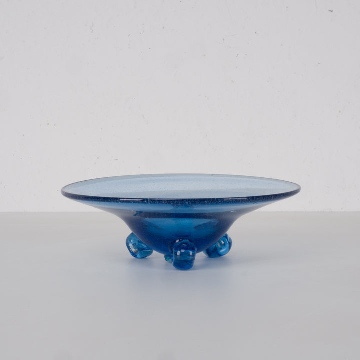 Mouth-blown Oval Blue Bowl on 3 Feet – Elegant Glassblowing Art