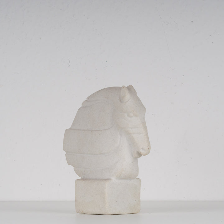 Elegant statue of a horse by Marbell Italy – White Stone with art deco look