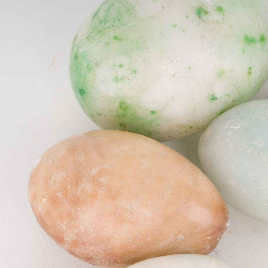 Set of 5 marble eggs – a playful and decorative addition!