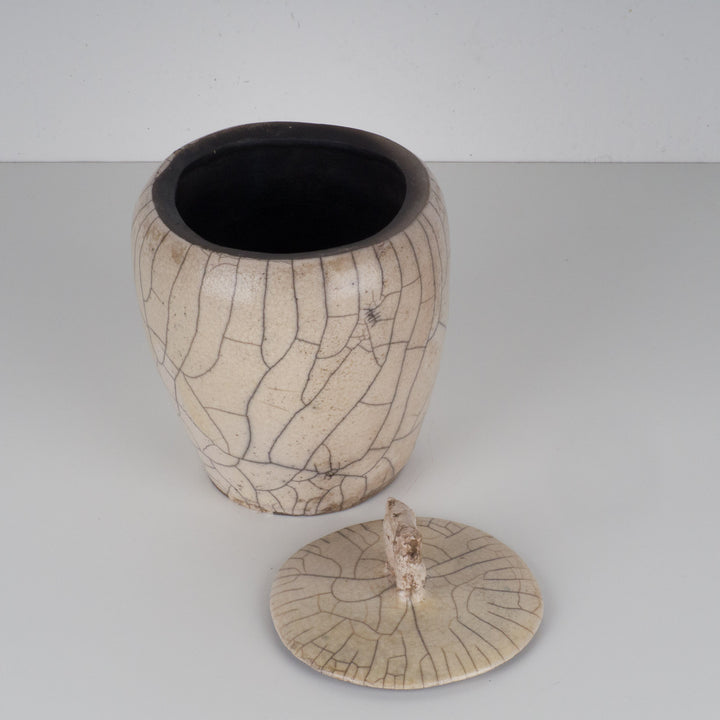 Handmade ceramic vase with lid by Nicole Callebaut