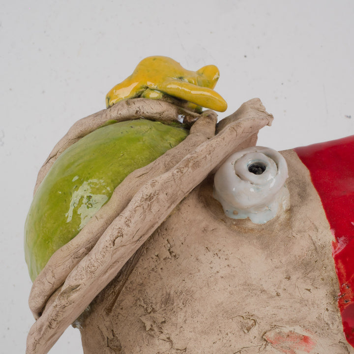 Handgemaakte ludieke keramische vogel – Met grote rode snavel