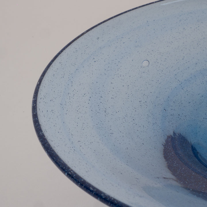 Mouth-blown Oval Blue Bowl on 3 Feet – Elegant Glassblowing Art