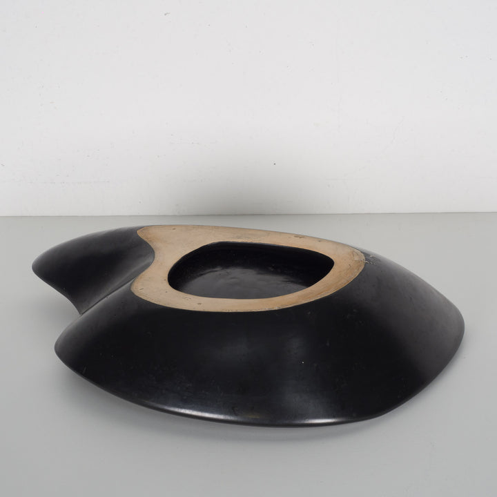 Vintage matte zwarte organische schaal – tijdloos en stijlvol / 39,5 x 25 x 8,5 cm