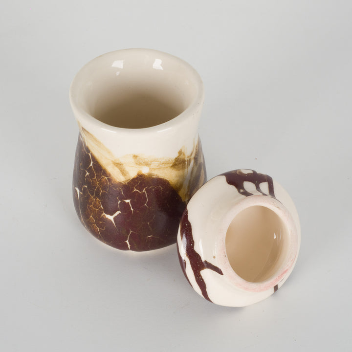 Ceramic lidded pot – Bob Chiffin, Pegomas