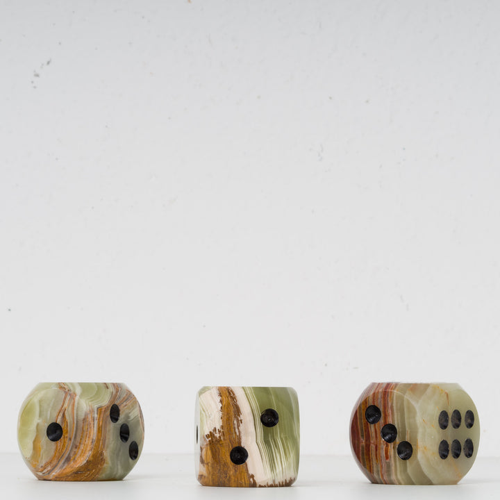 Beautiful Set of 3 Dice in Onyx – Timeless Elegance