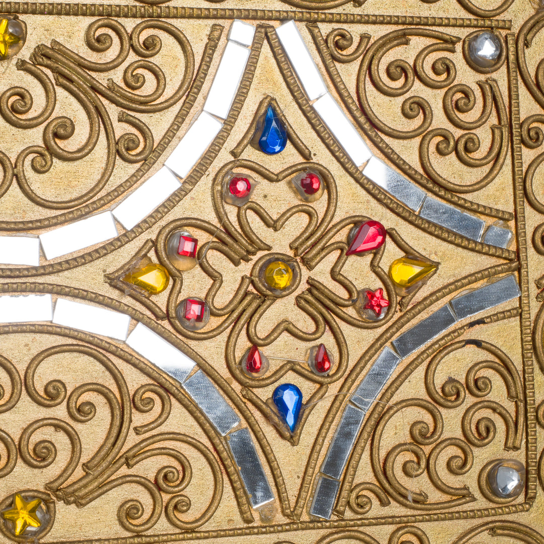 Eastern rectangular box – Brass, inlaid with stones and mirrors