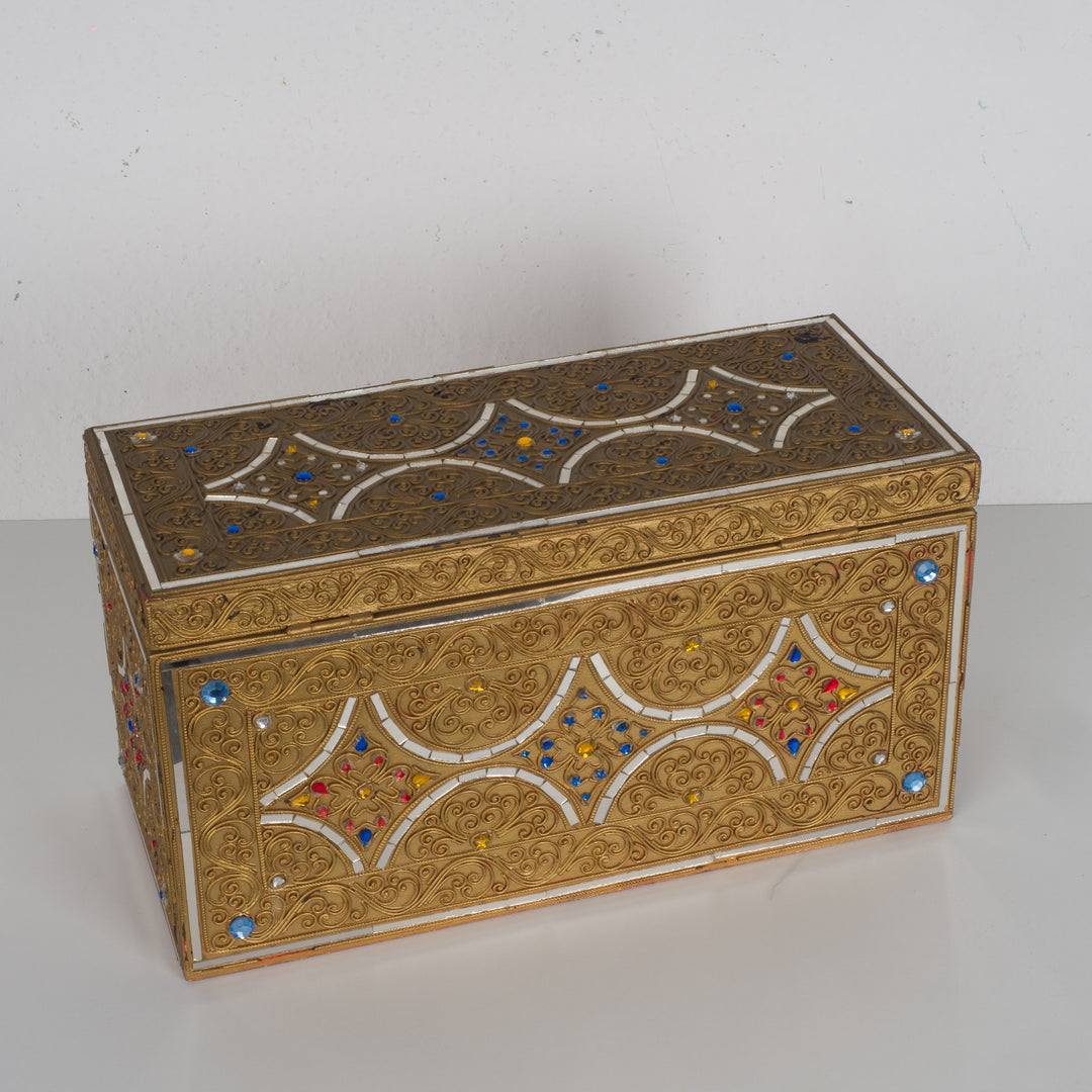 Eastern rectangular box – Brass, inlaid with stones and mirrors