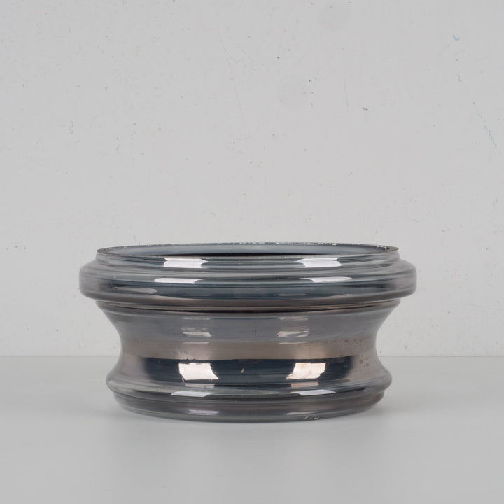 Round gray bowl in mirrored glass – 23x23x10.5 cm
