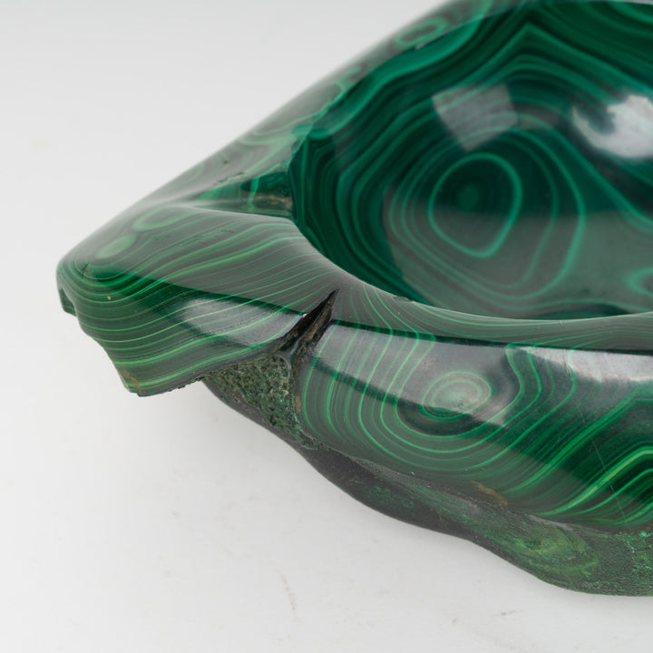 Beautiful 3-sided bowl in malachite