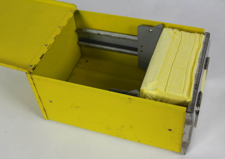Vintage gele metalen servettenhouder - De Tuin Der Kunsten